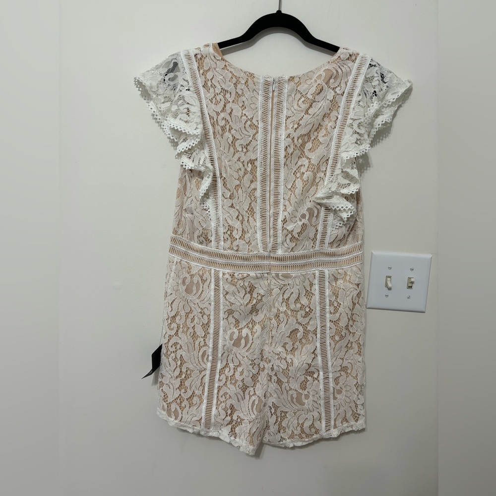 π€ NWT Lulus All The Attraction White Lace Ruffled Romper π€ - Picture 7 of 7